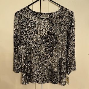 Women’s JM Collection black and white feathered paisley top new with tags